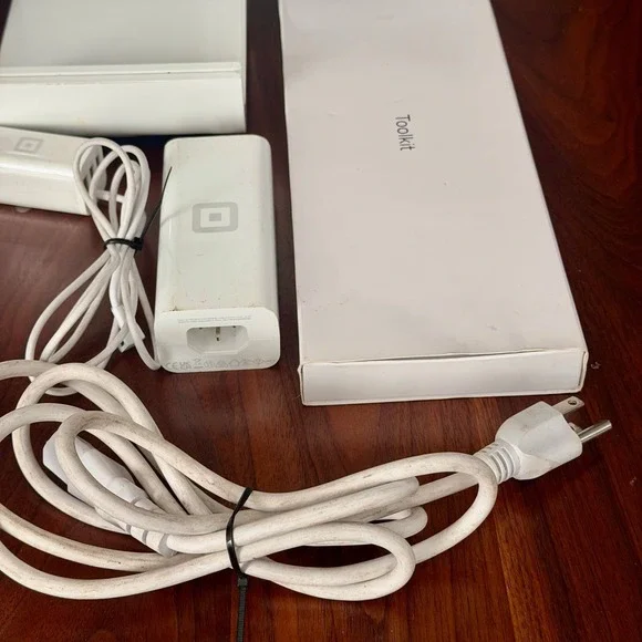 Square Stand for iPad 1st Gen White POS System Model S089 with Chip Reader Hub - Picture 6 of 6